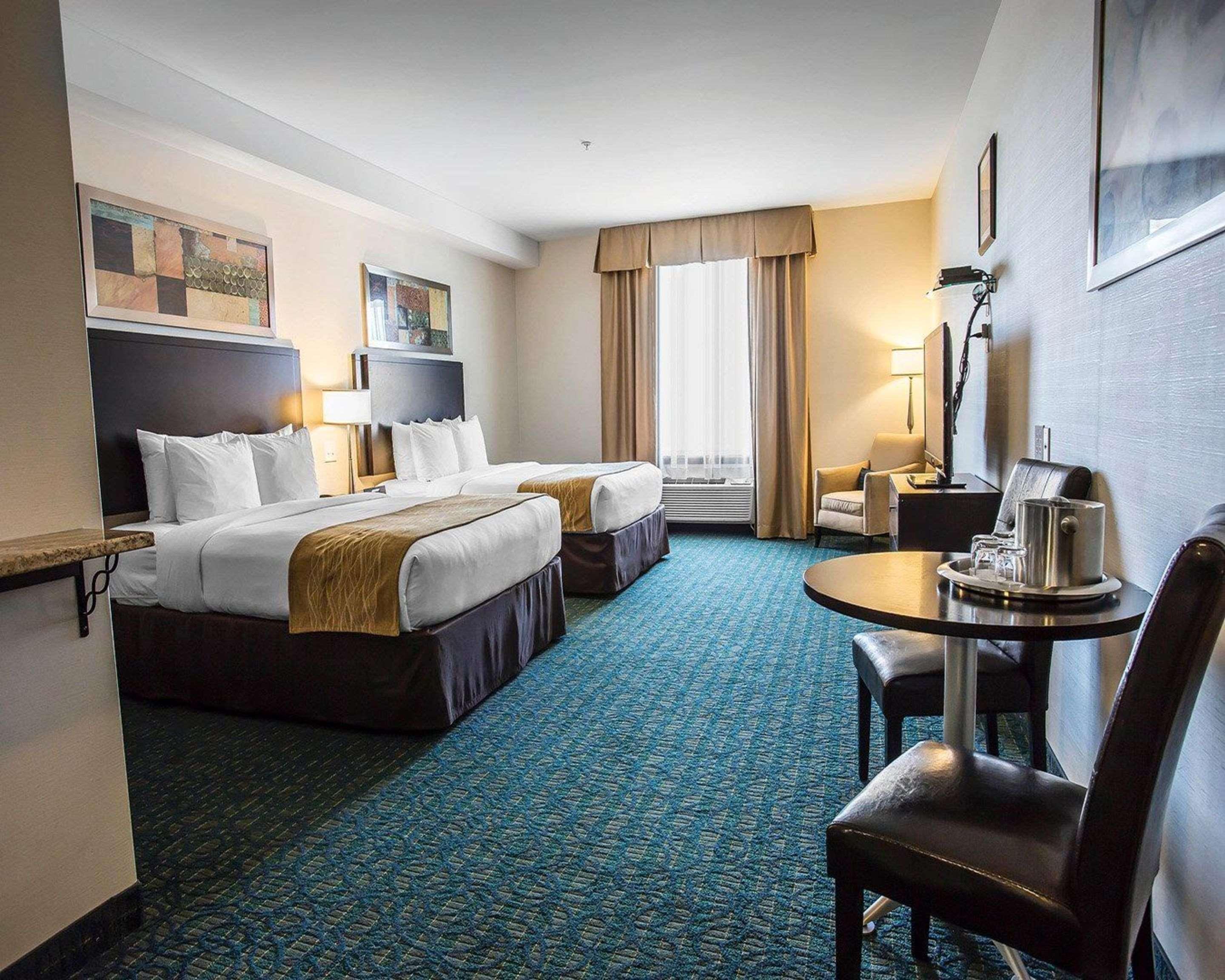 Comfort Hotel Bayer'S Lake Timberlea Εξωτερικό φωτογραφία