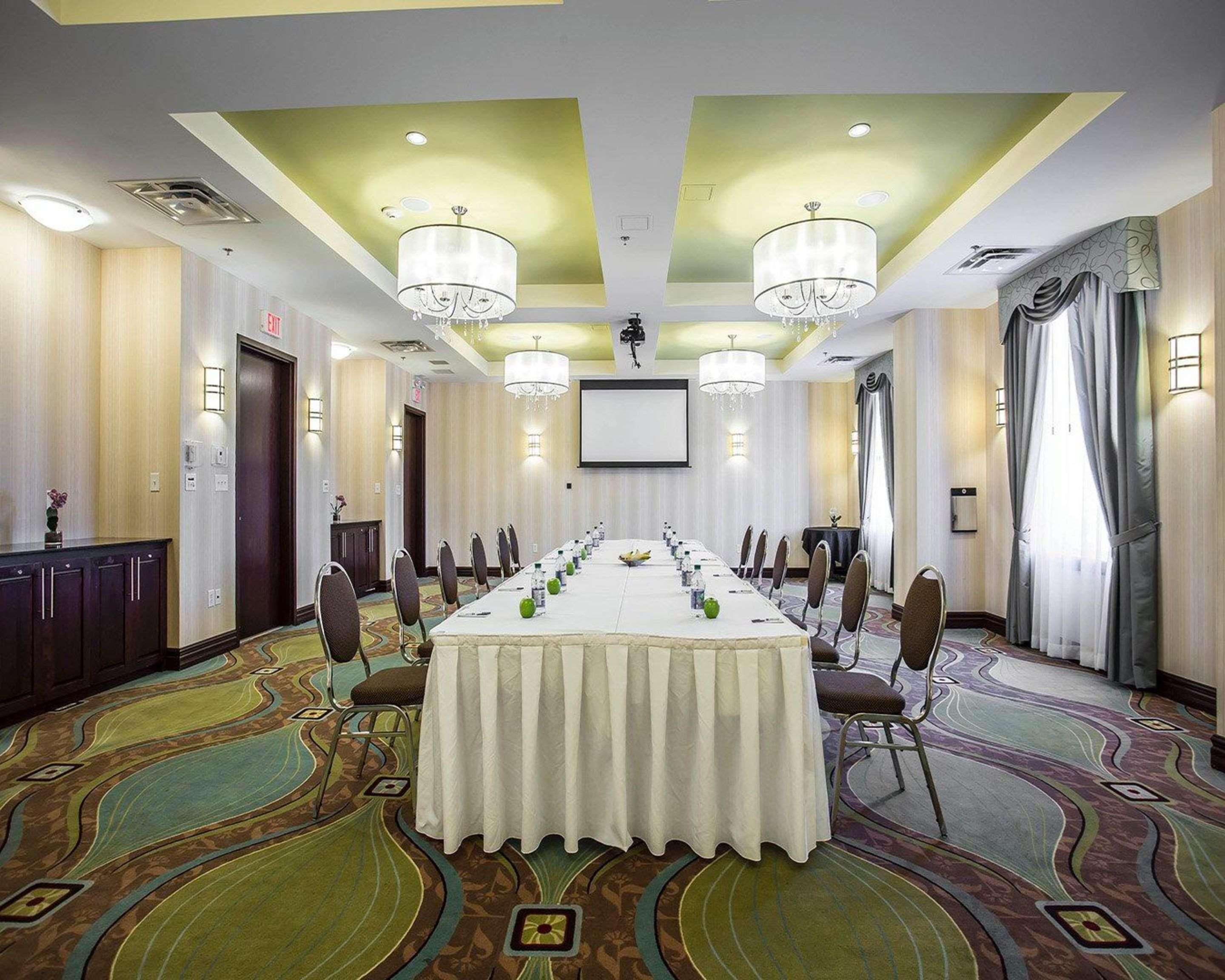 Comfort Hotel Bayer'S Lake Timberlea Εξωτερικό φωτογραφία