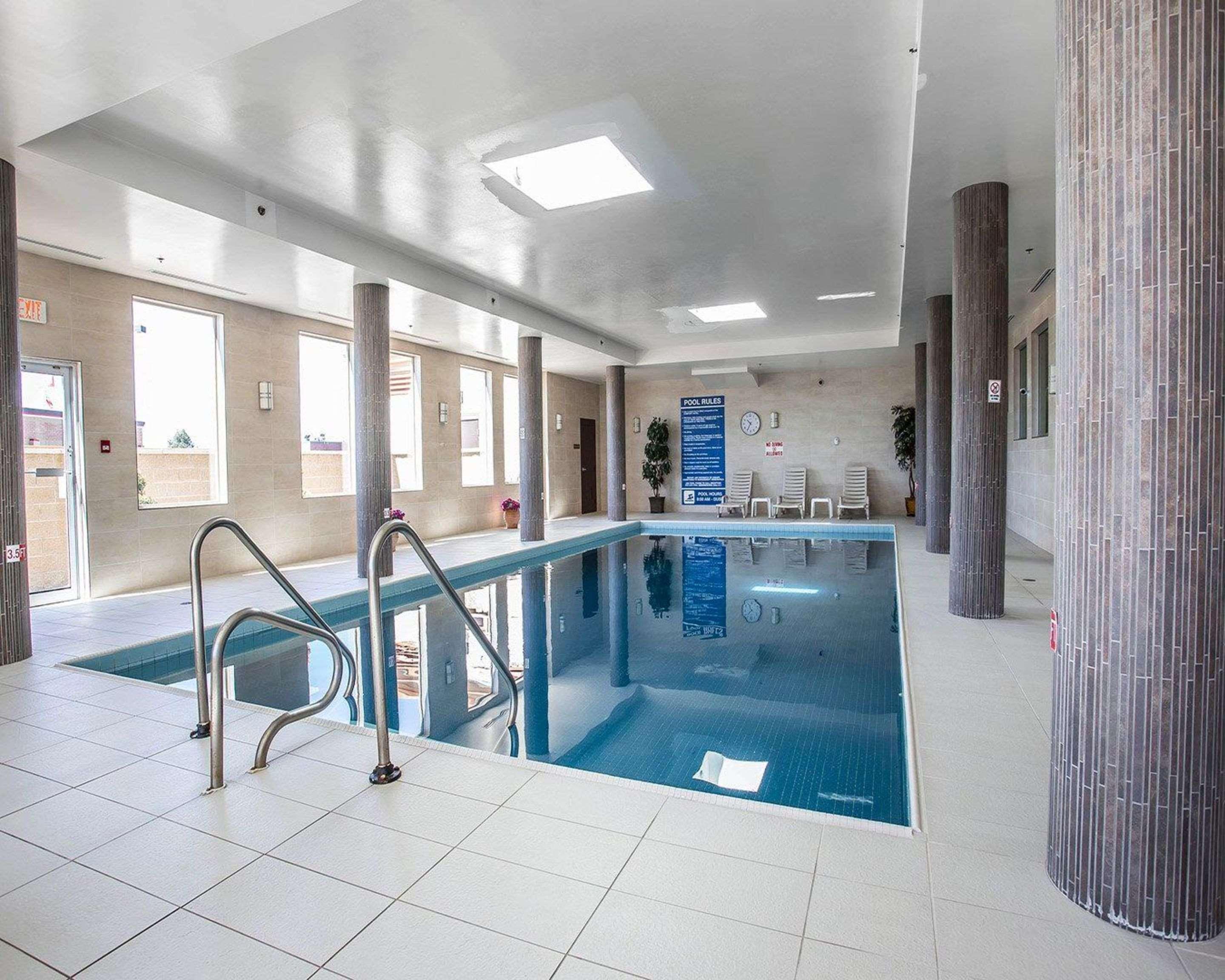 Comfort Hotel Bayer'S Lake Timberlea Εξωτερικό φωτογραφία