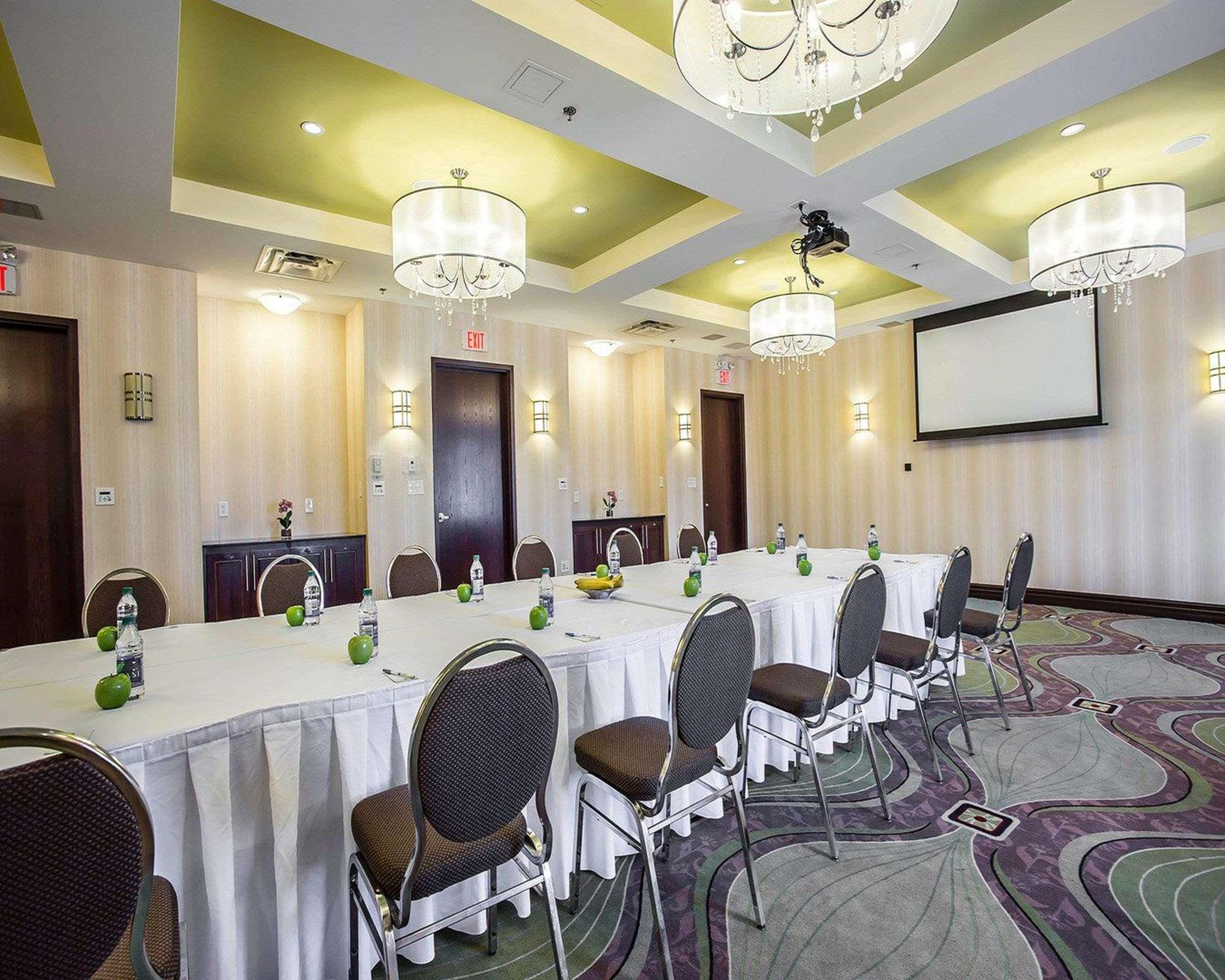 Comfort Hotel Bayer'S Lake Timberlea Εξωτερικό φωτογραφία