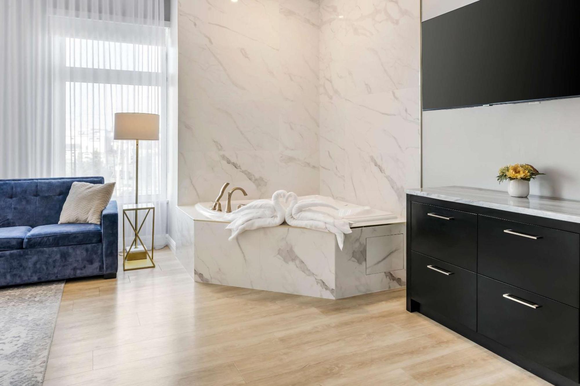 Comfort Hotel Bayer'S Lake Timberlea Εξωτερικό φωτογραφία