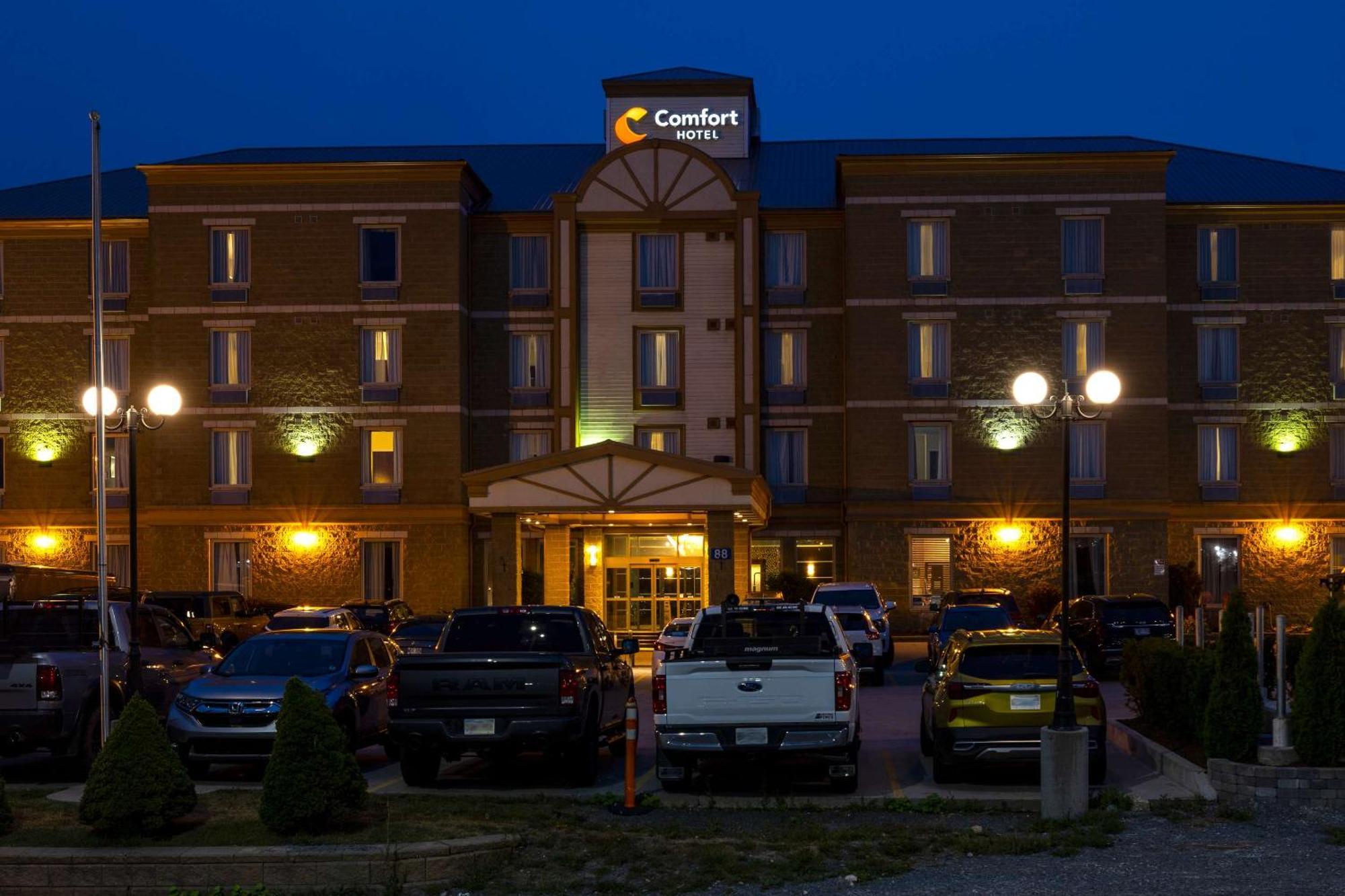 Comfort Hotel Bayer'S Lake Timberlea Εξωτερικό φωτογραφία